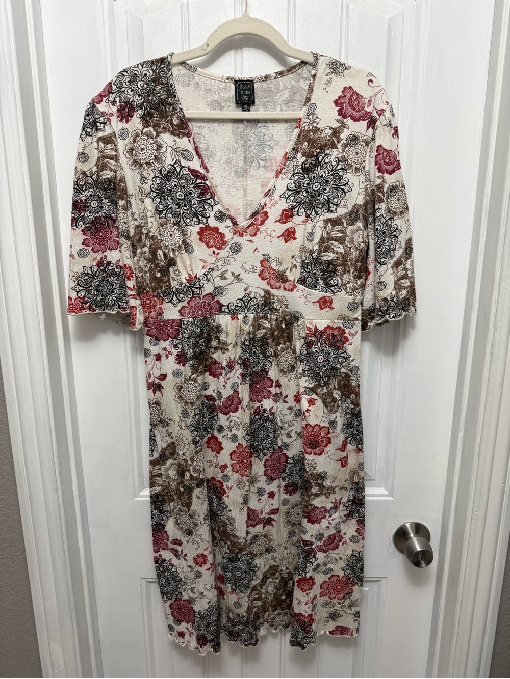 Suzie in the City Vintage 90s/Y2k White Floral Dress Size: Medium (52-7)